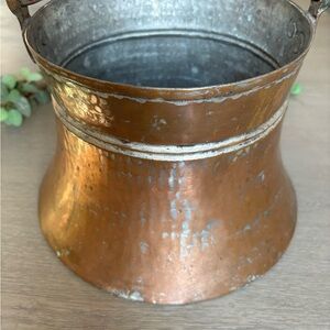Beautiful Vintage copper IMAX cauldron made in Turkey.